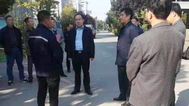 青州市委領(lǐng)導(dǎo)對九龍居供熱改造工程進行現(xiàn)場調(diào)度